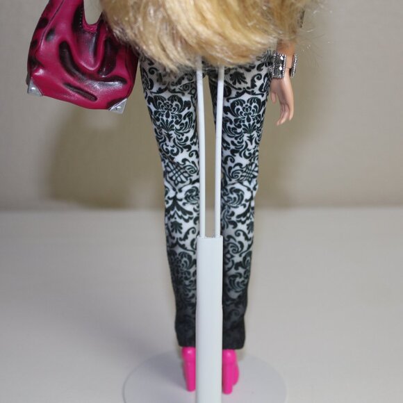 Barbie Life in the Dreamhouse Glam Luxe Style Blonde Doll Rooted Eyelashes RARE - Picture 9 of 11